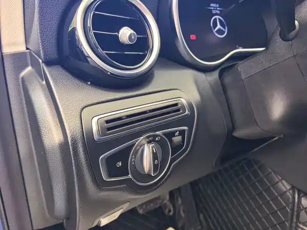Mercedes-Benz C-Class 2021