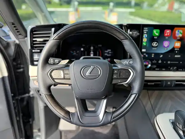 Lexus LM 2024