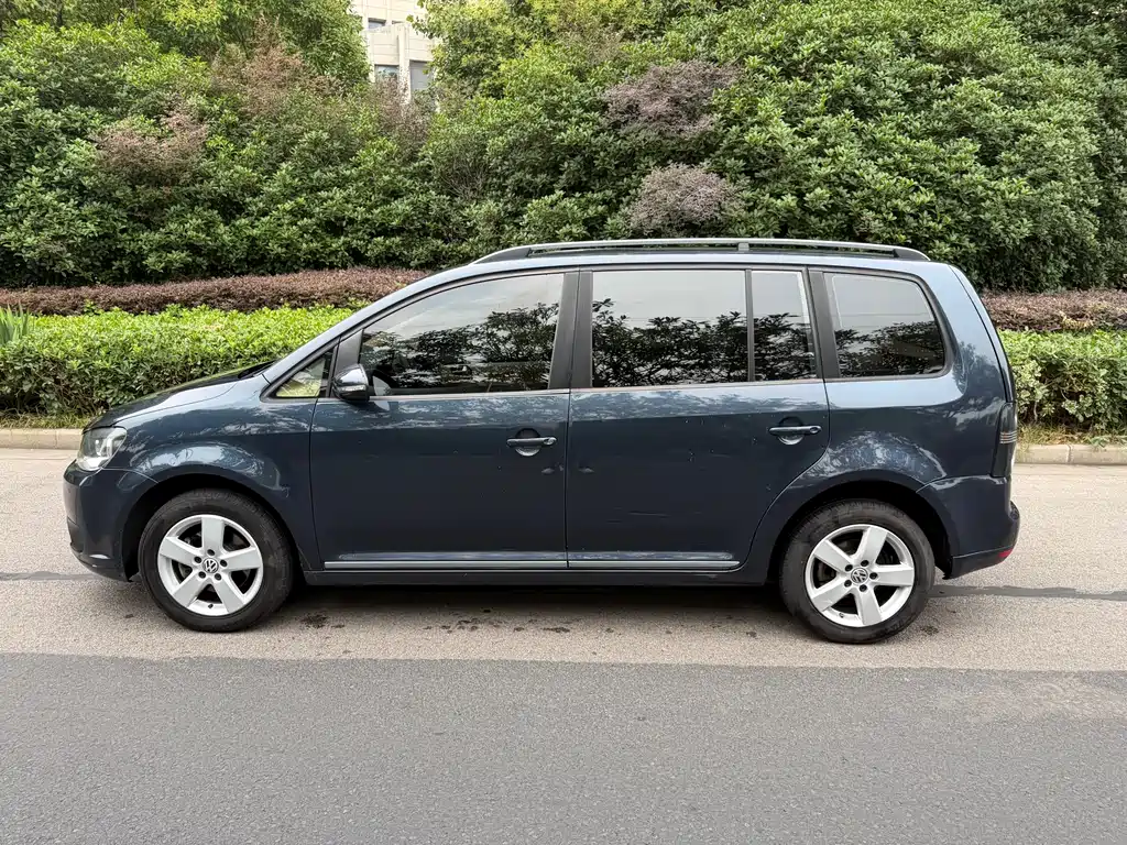 Volkswagen Touran 2012