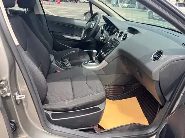 Peugeot 408 2014