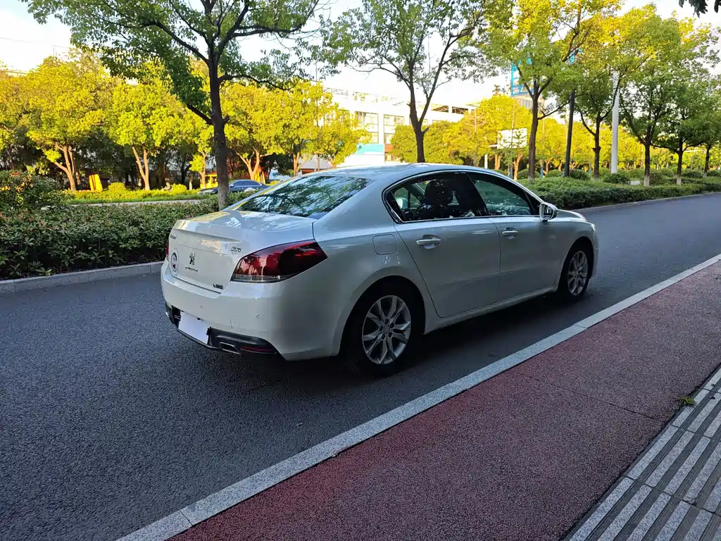 Peugeot 508 2015 — фото 12