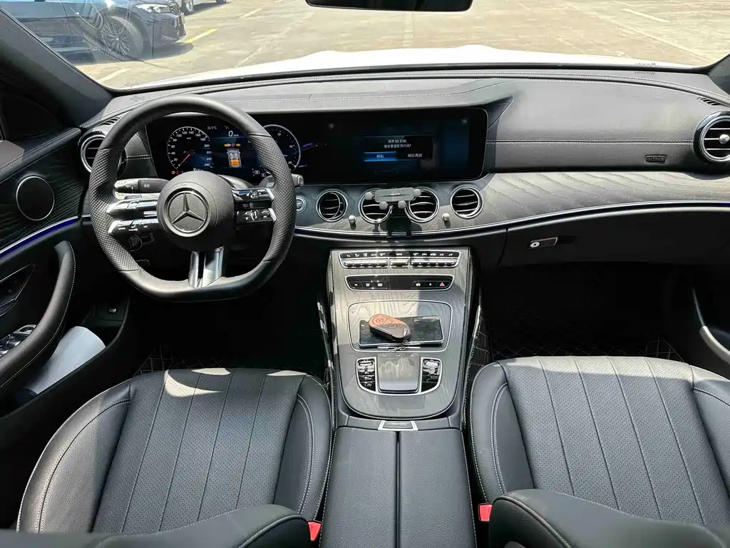 Mercedes-Benz E-Class 2022