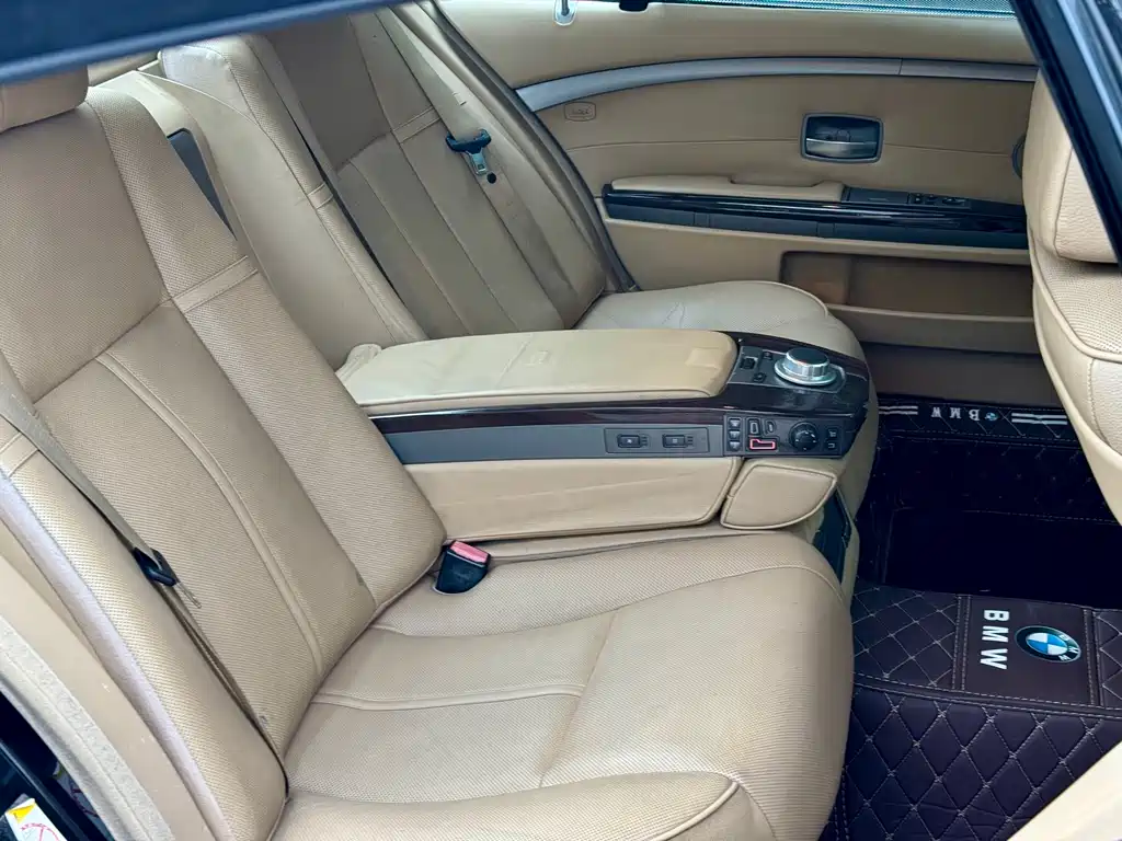 BMW 7 Series 2008 — фото 18