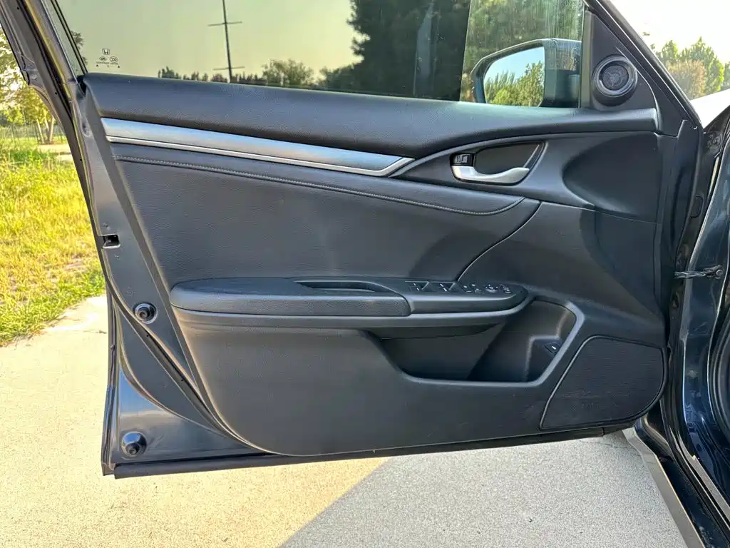 Honda Civic 2018 — фото 13