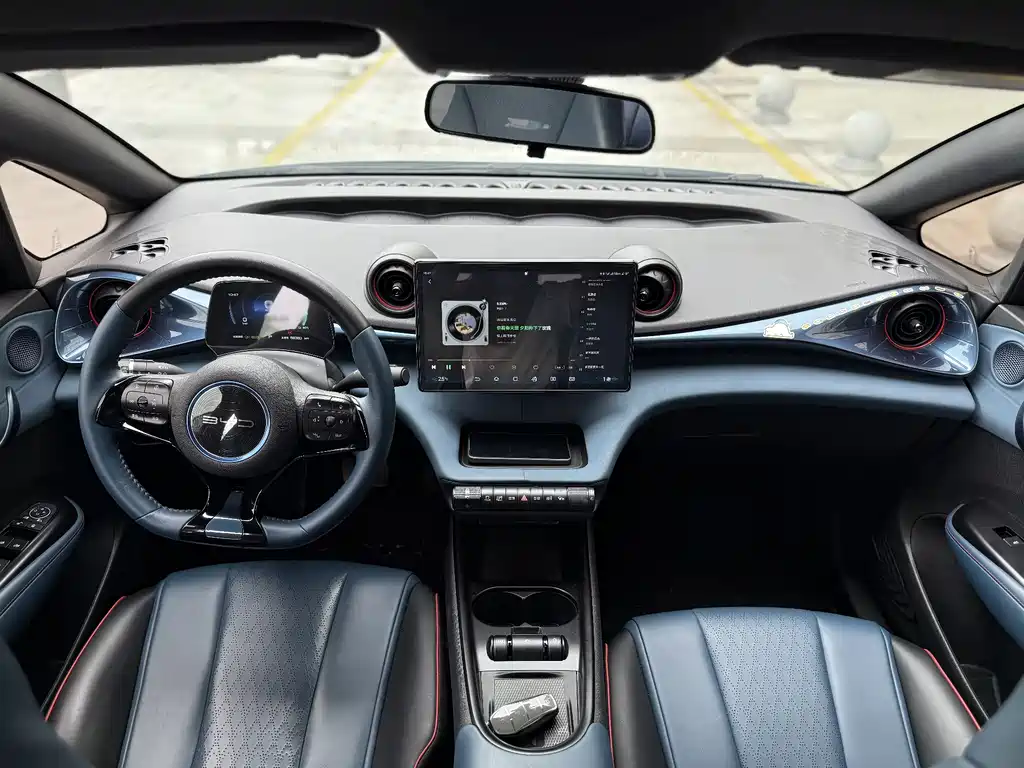 BYD Dolphin 2022 — фото 10