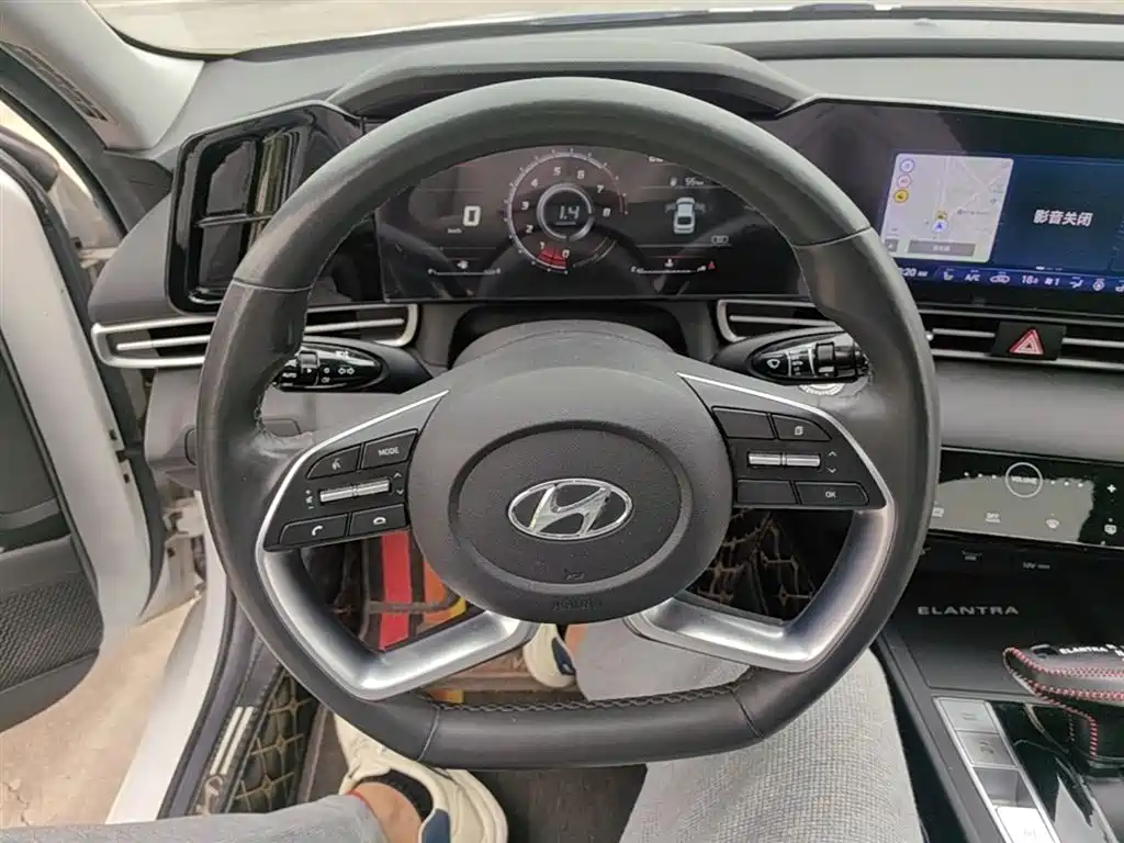 Hyundai Elantra 2021 — фото 11