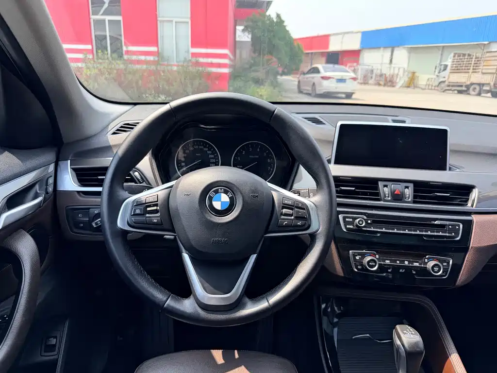 BMW X1 2017 — фото 14