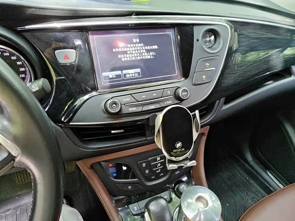 Buick Envision Plus 2019 — фото 9