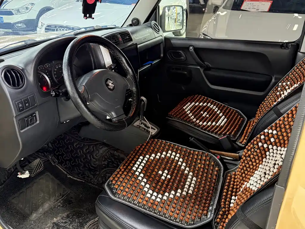 Suzuki Jimny 2013