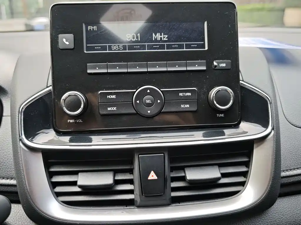 Toyota Yaris L 2020 — фото 12