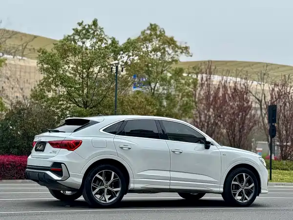 Audi Q3 2021