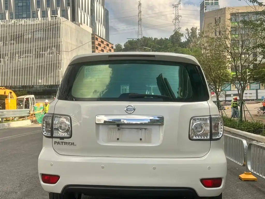 Nissan Patrol 2017 — фото 9
