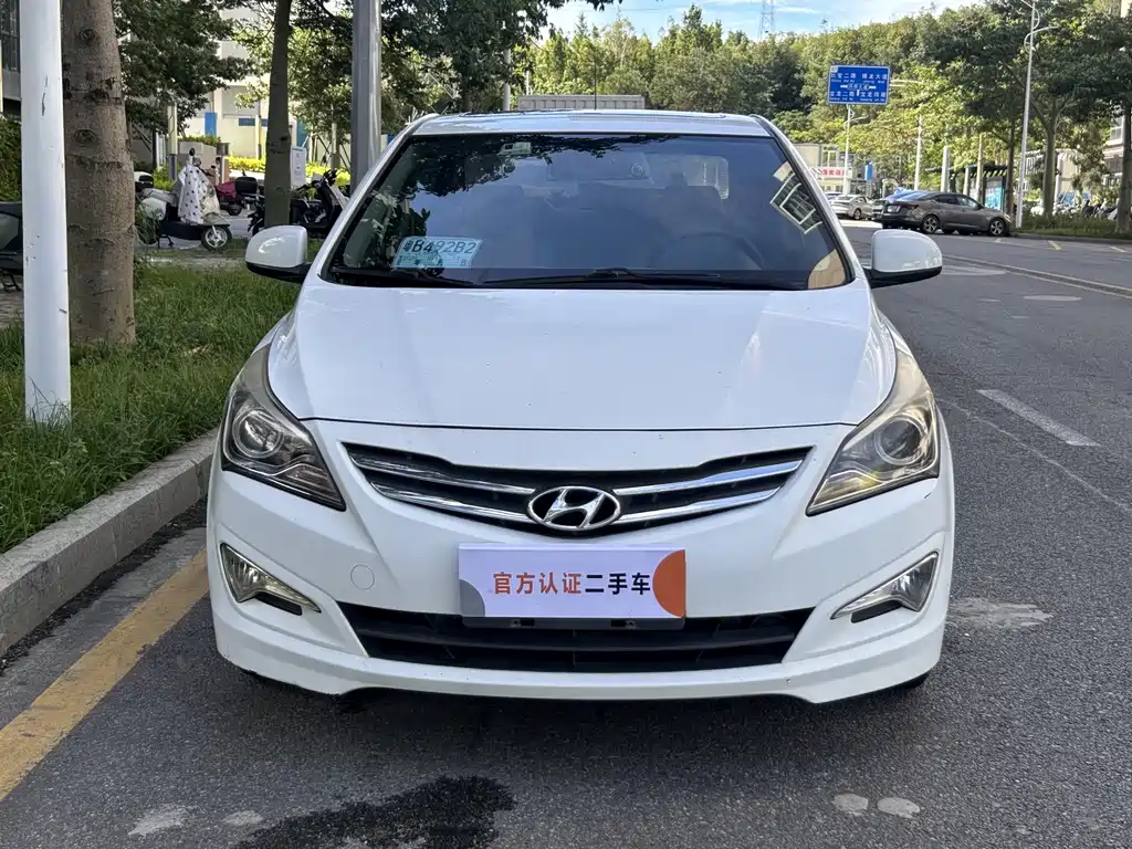 Hyundai Accent 2014 — фото 2