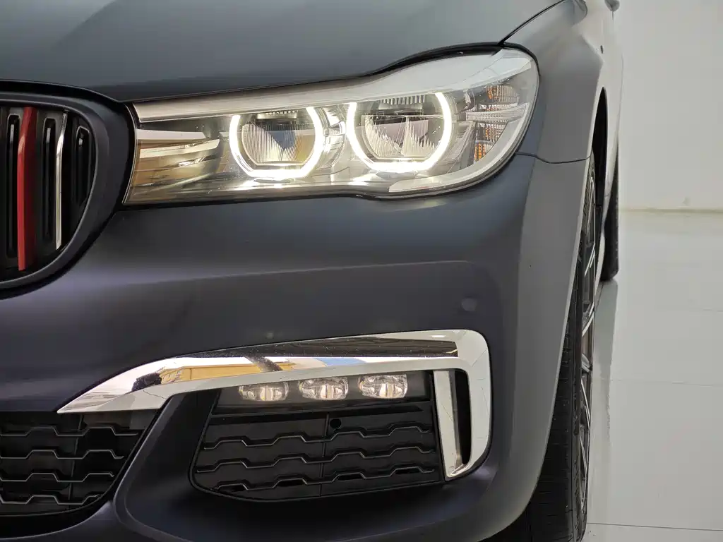 BMW 7 Series 2018 — фото 12