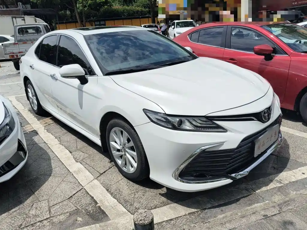 Toyota Camry 2023 — фото 5