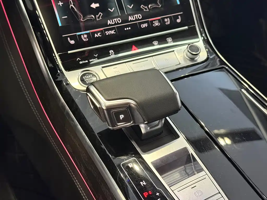 Audi A8 2023 — фото 9