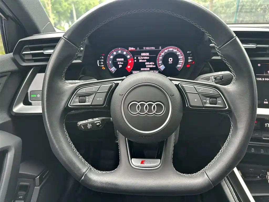 Audi A3 2024 — фото 10