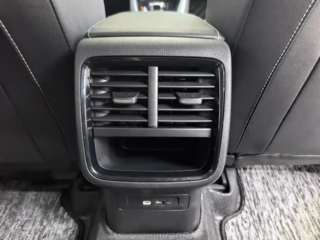 Skoda Octavia 2024 — фото 20