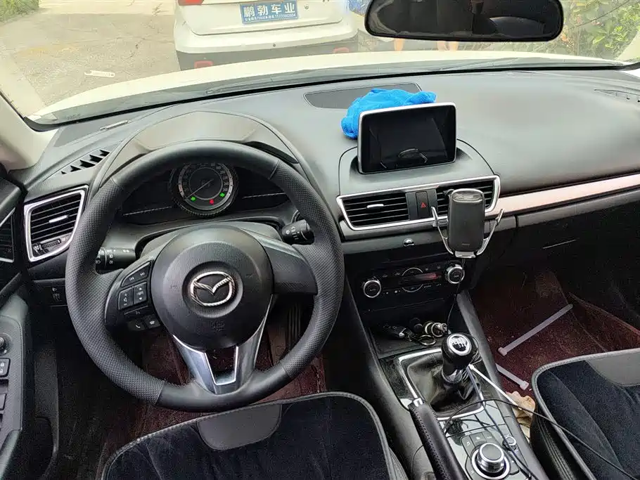 Mazda 3 Axela 2016 — фото 12