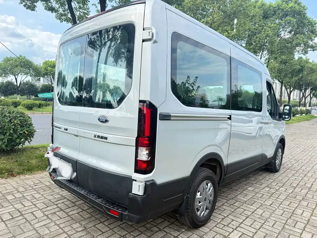 Ford E-Transit 2023 — фото 10