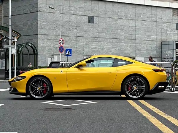 Ferrari Roma 2022