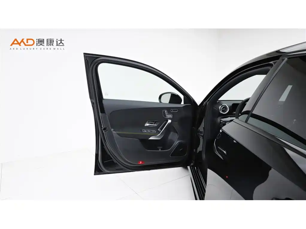 Mercedes-Benz A-Class AMG 2024 — фото 10