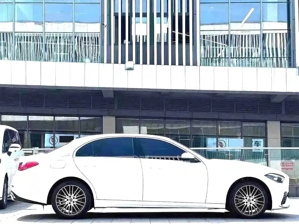 Mercedes-Benz C-Class 2023