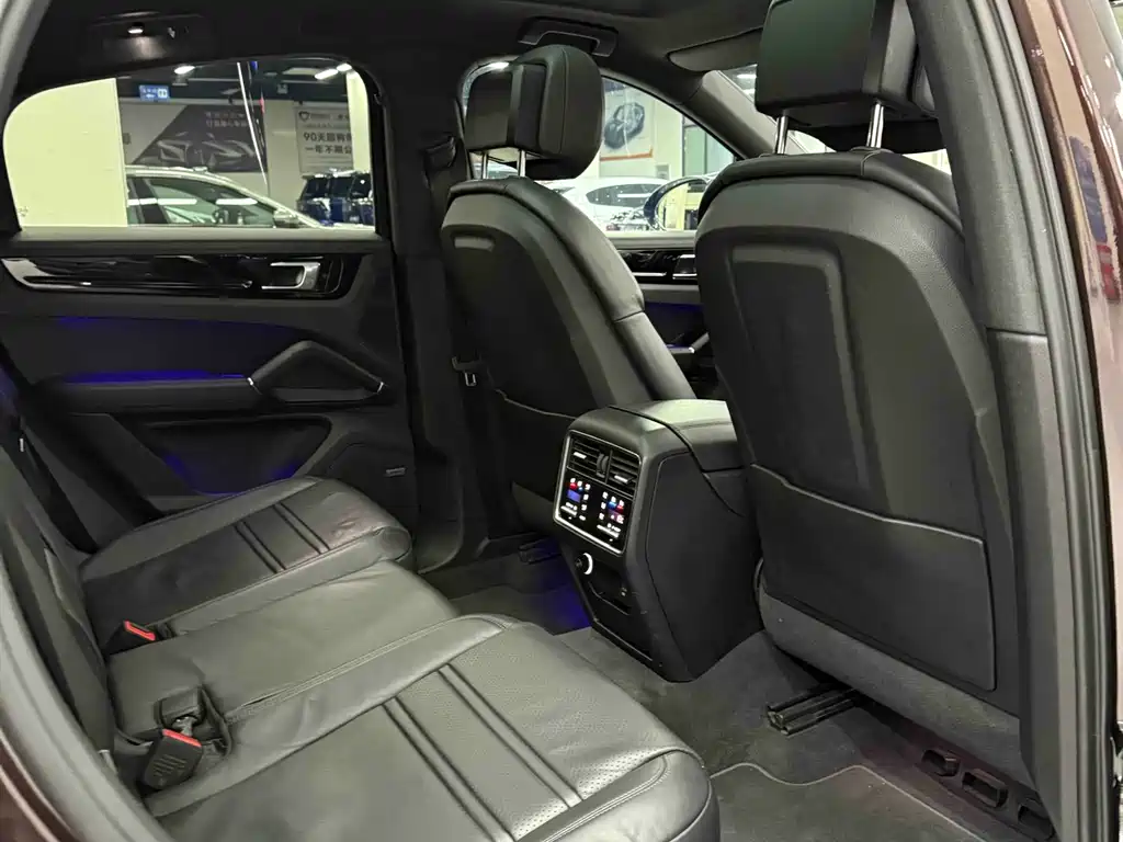 Porsche Cayenne 2019 — фото 13