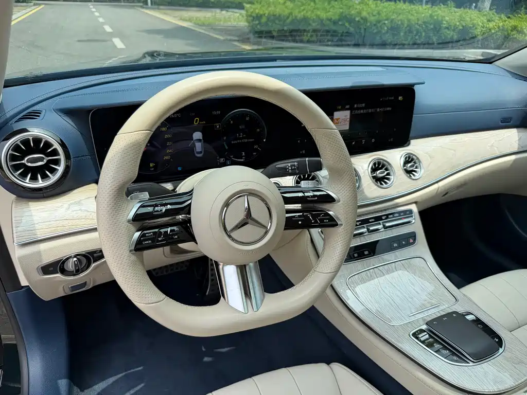 Mercedes-Benz E-Class 2022 — фото 6