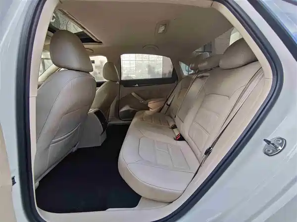 Volkswagen Passat 2011