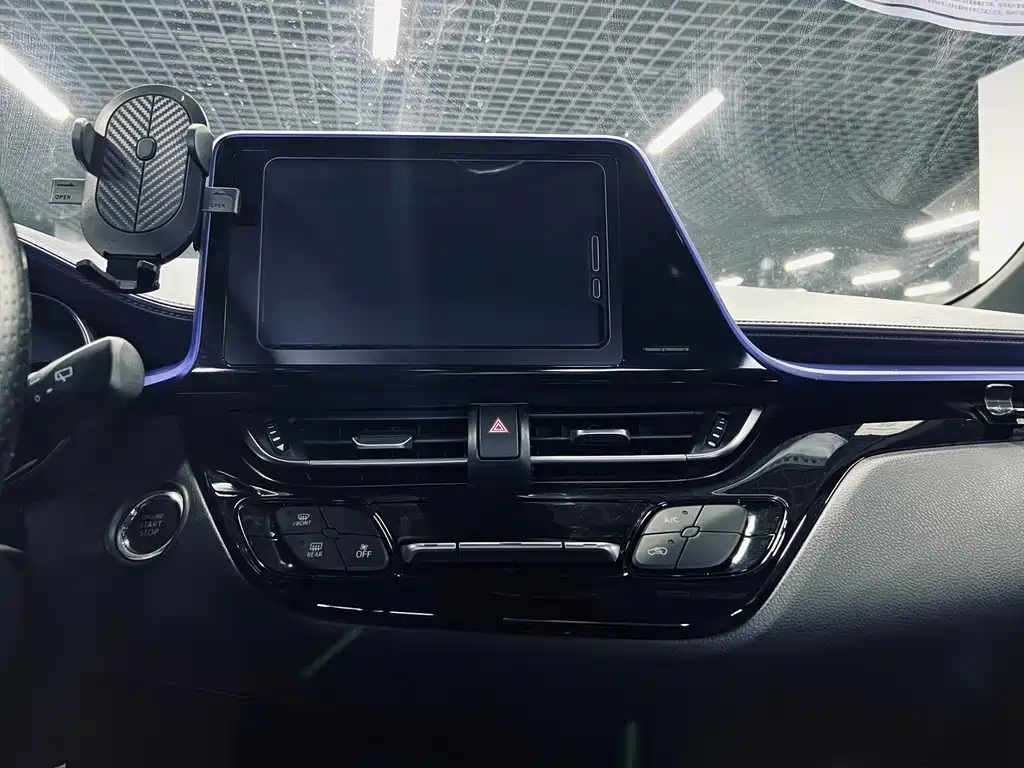 Toyota C-HR 2021 — фото 15