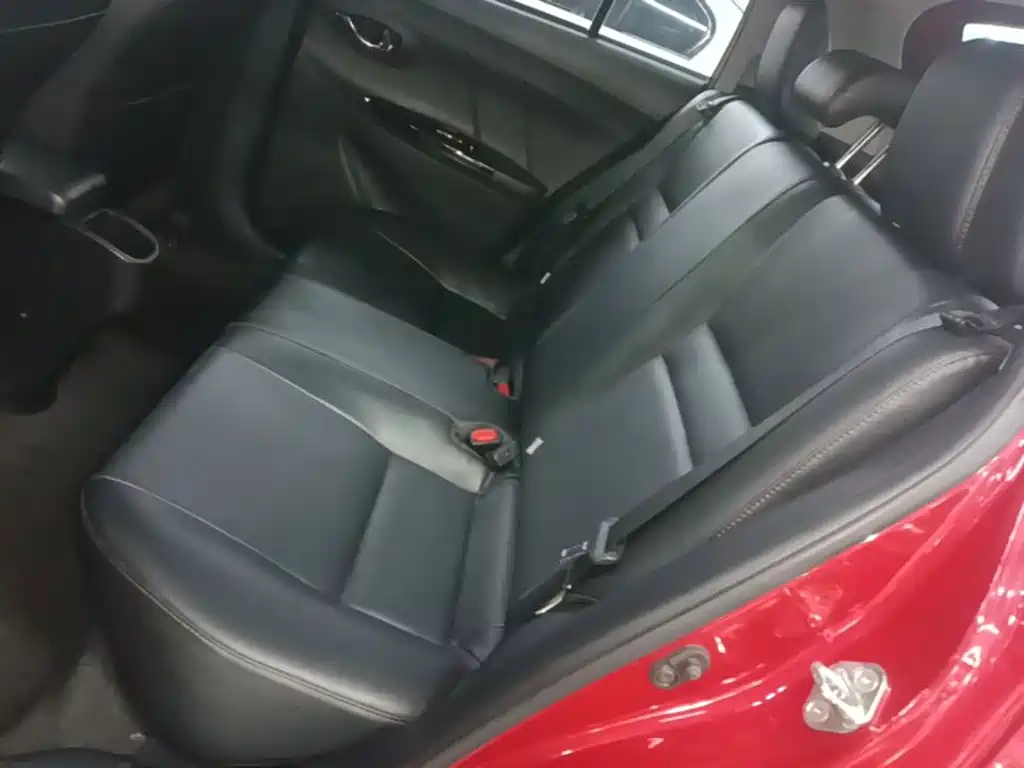 Toyota Yaris L 2021 — фото 17