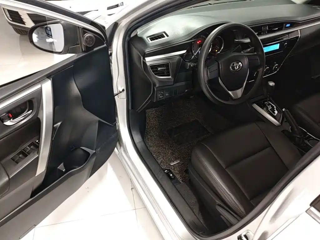 Toyota Corolla 2015 — фото 16