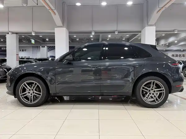 Porsche Macan 2021