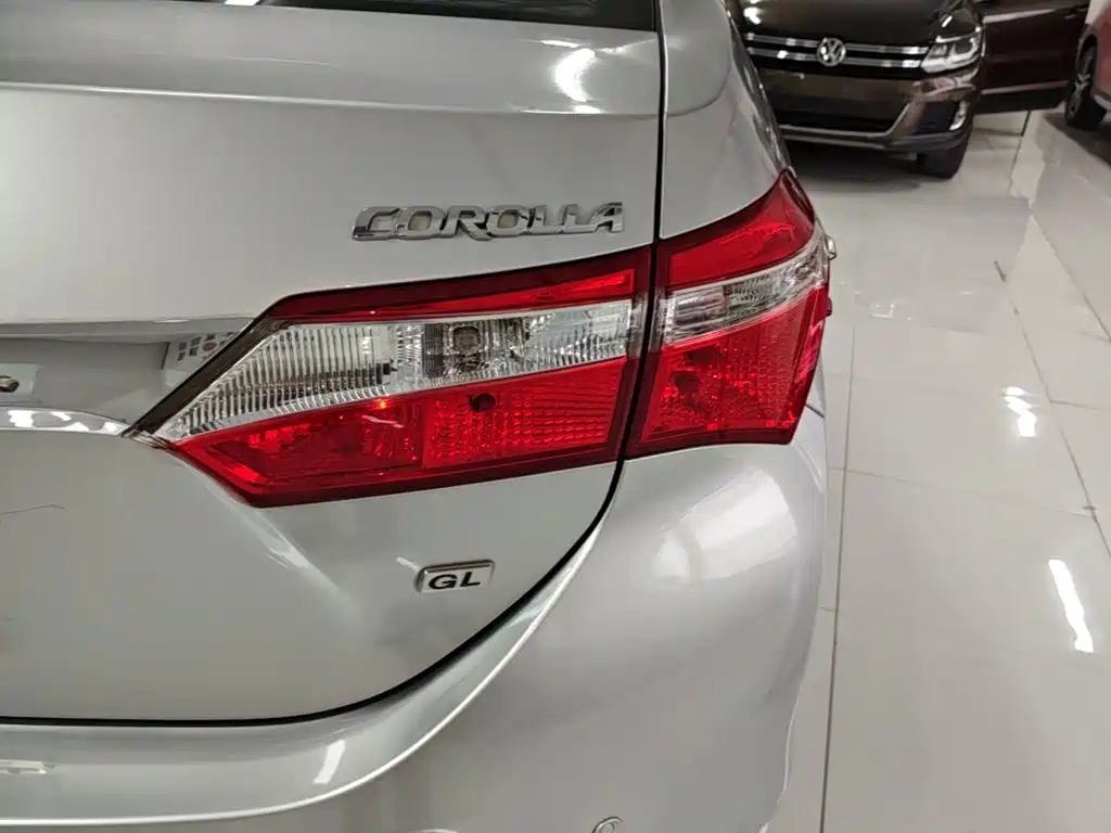Toyota Corolla 2015 — фото 8
