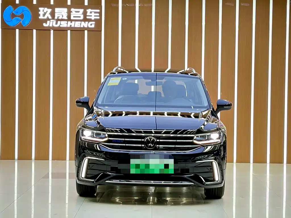 Volkswagen Tiguan L Plug-In Hybrid 2025 — фото 2