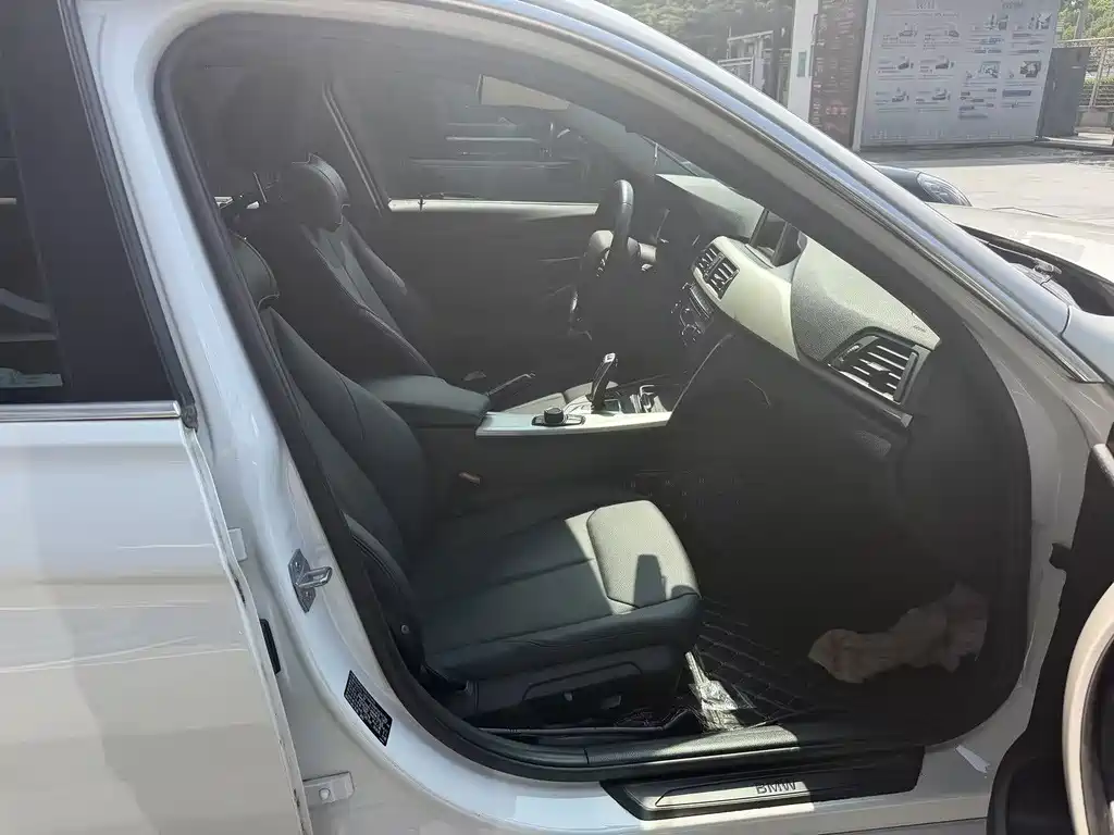 BMW 3 Series 2015 — фото 11
