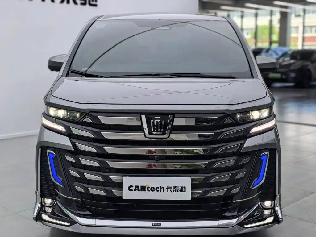 Toyota Vellfire 2024 — фото 3