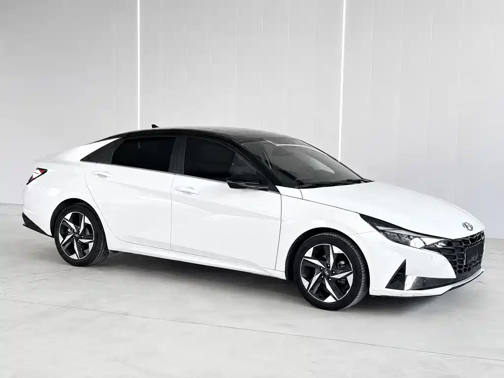 Hyundai Elantra 2022 — фото 9