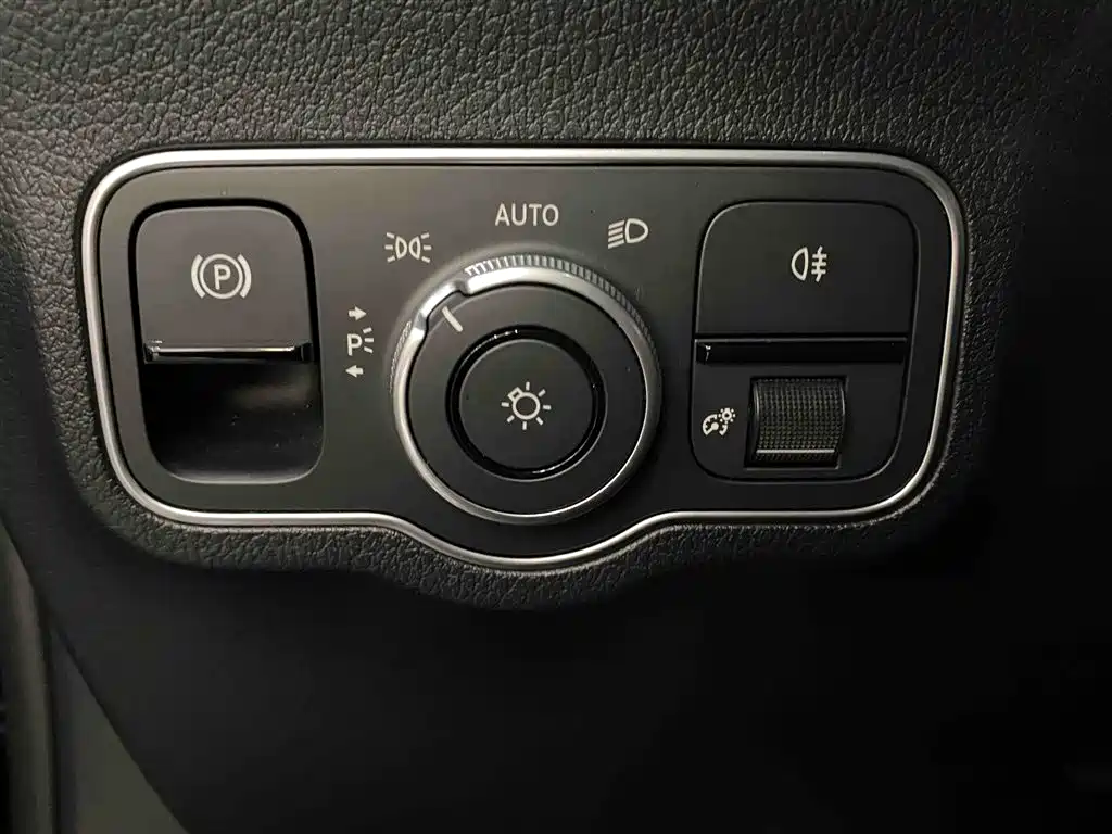 Mercedes-Benz GLB 2024 — фото 21