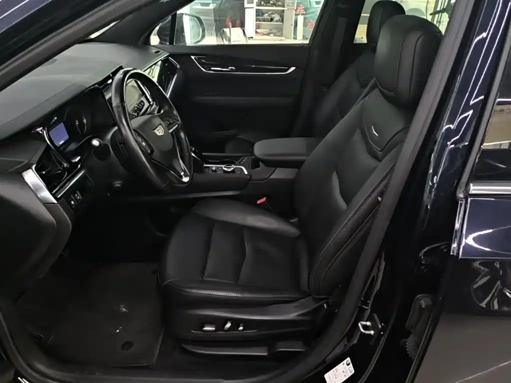 Cadillac XT6 2022 — фото 15