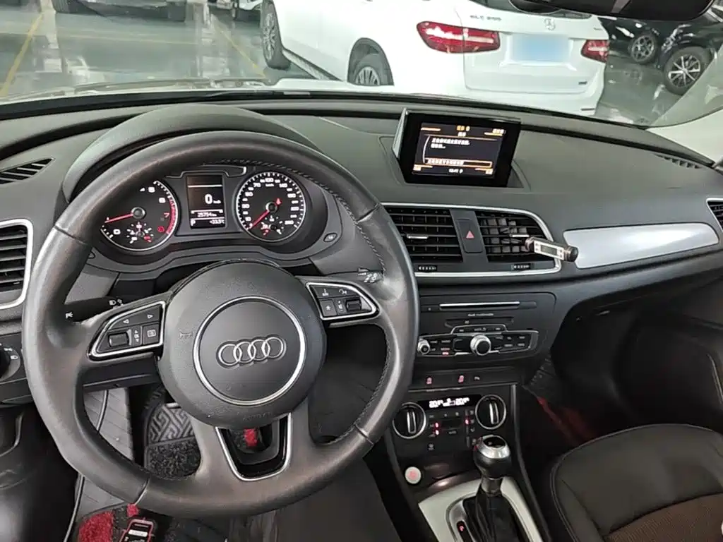 Audi Q3 2018 — фото 10