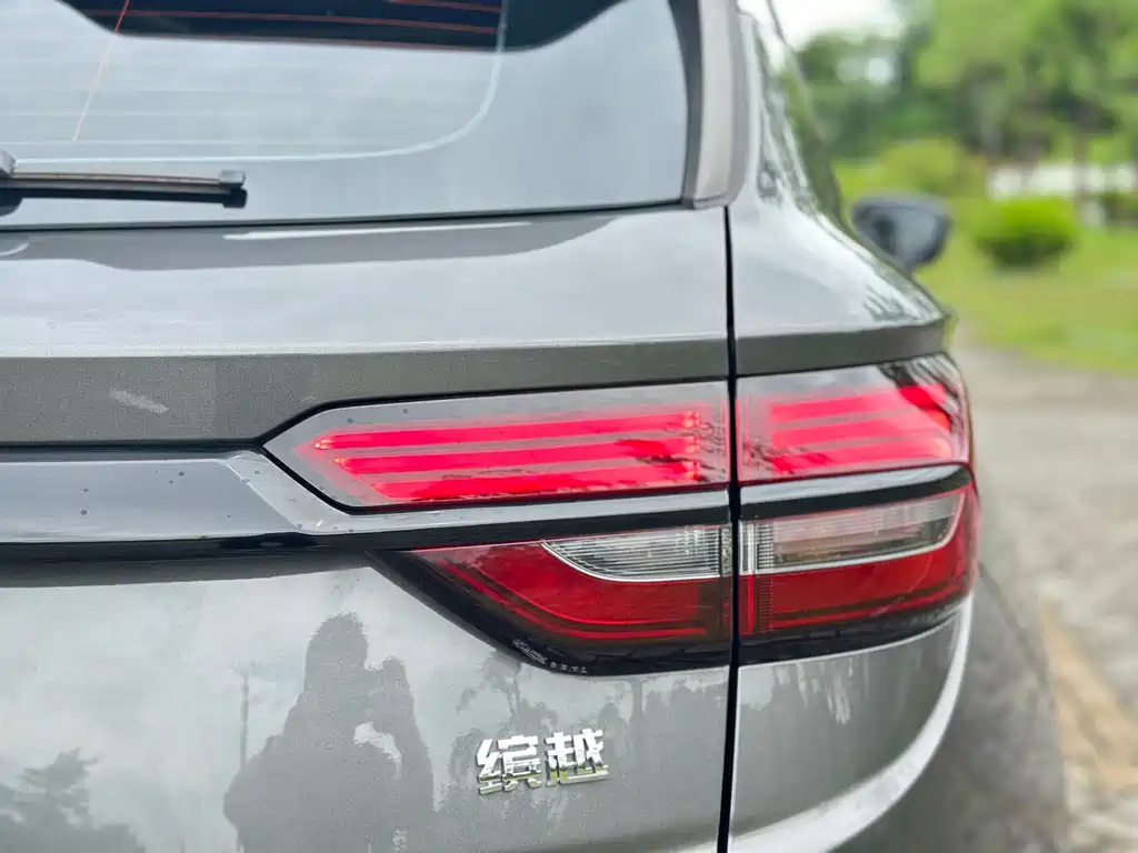 Geely Binyue 2021
