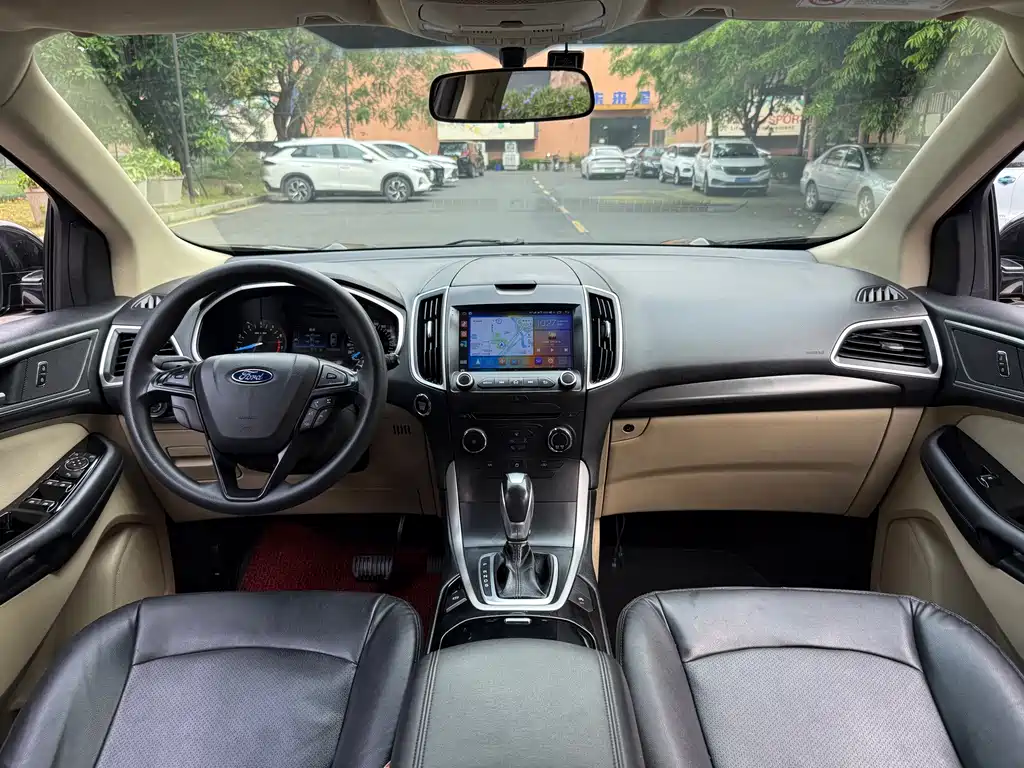 Ford Edge 2016 — фото 11