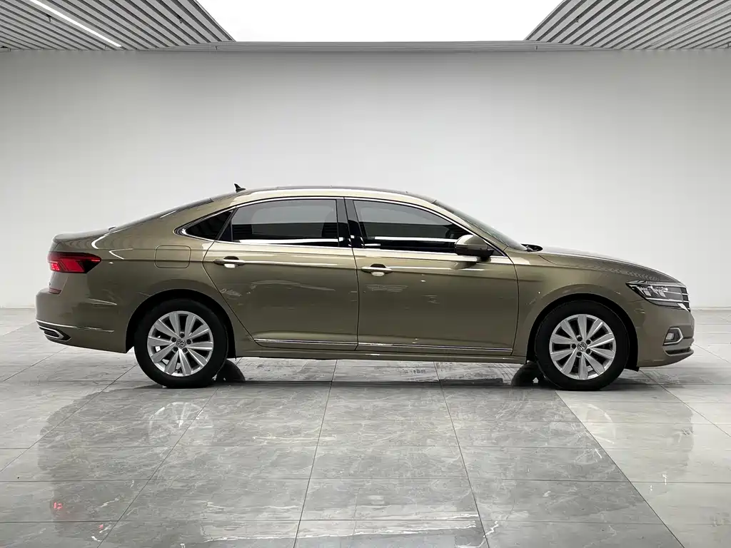 Volkswagen Passat 2019 — фото 8