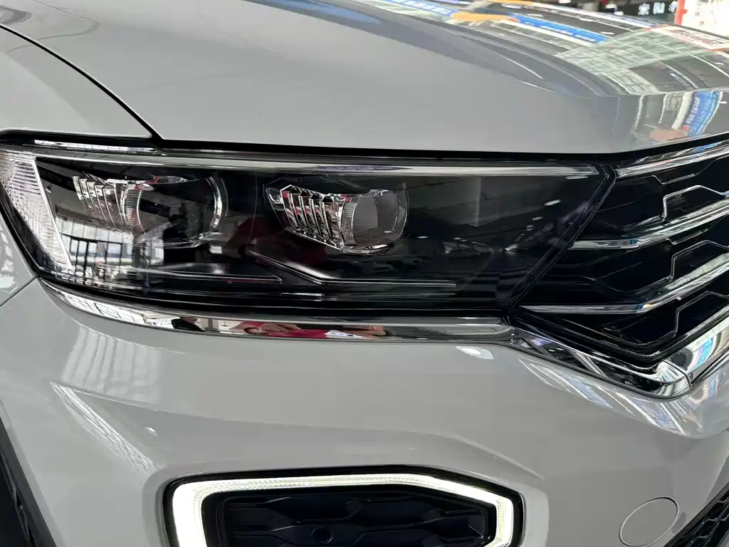 Volkswagen T-Roc 2023