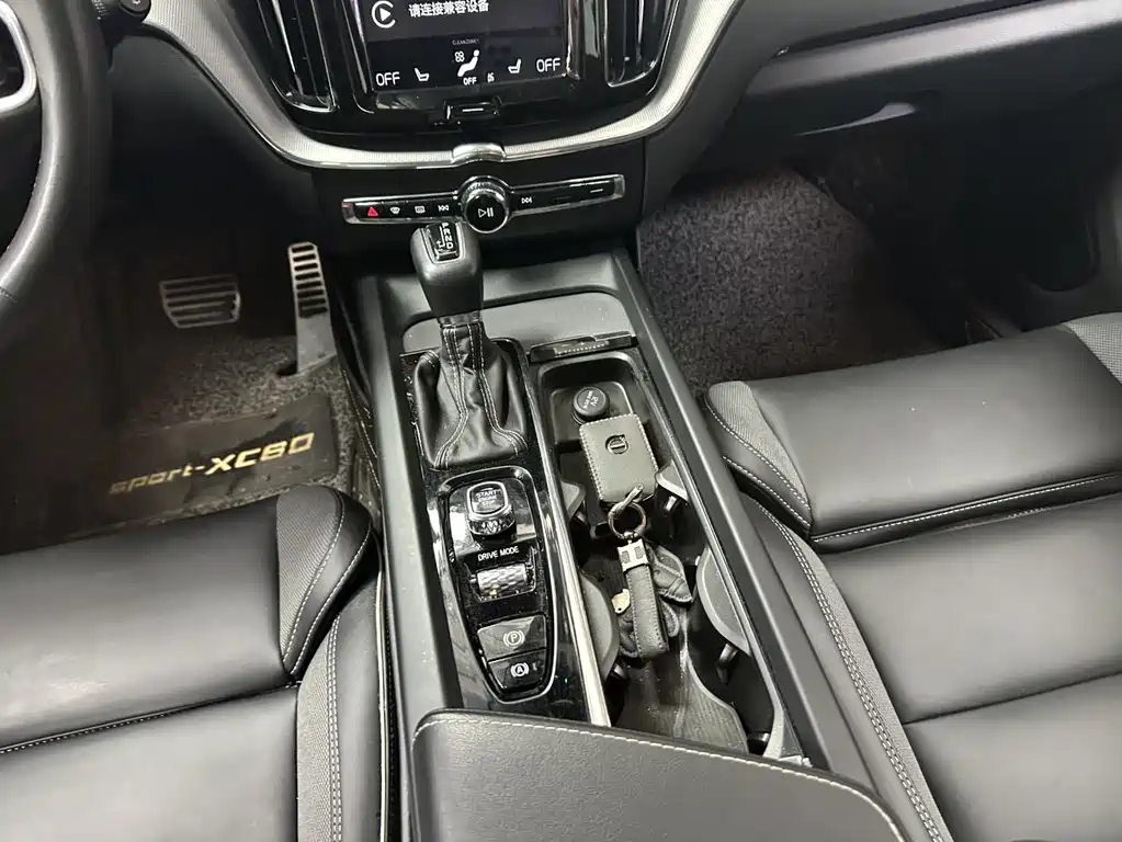 Volvo XC60 2020 — фото 12