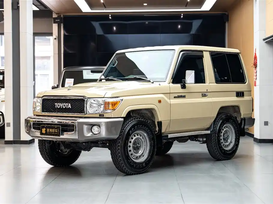 Toyota Land Cruiser 2024 — фото 1