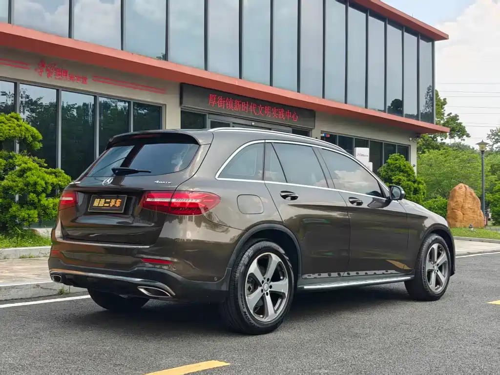 Mercedes-Benz GLC 2017 — фото 15