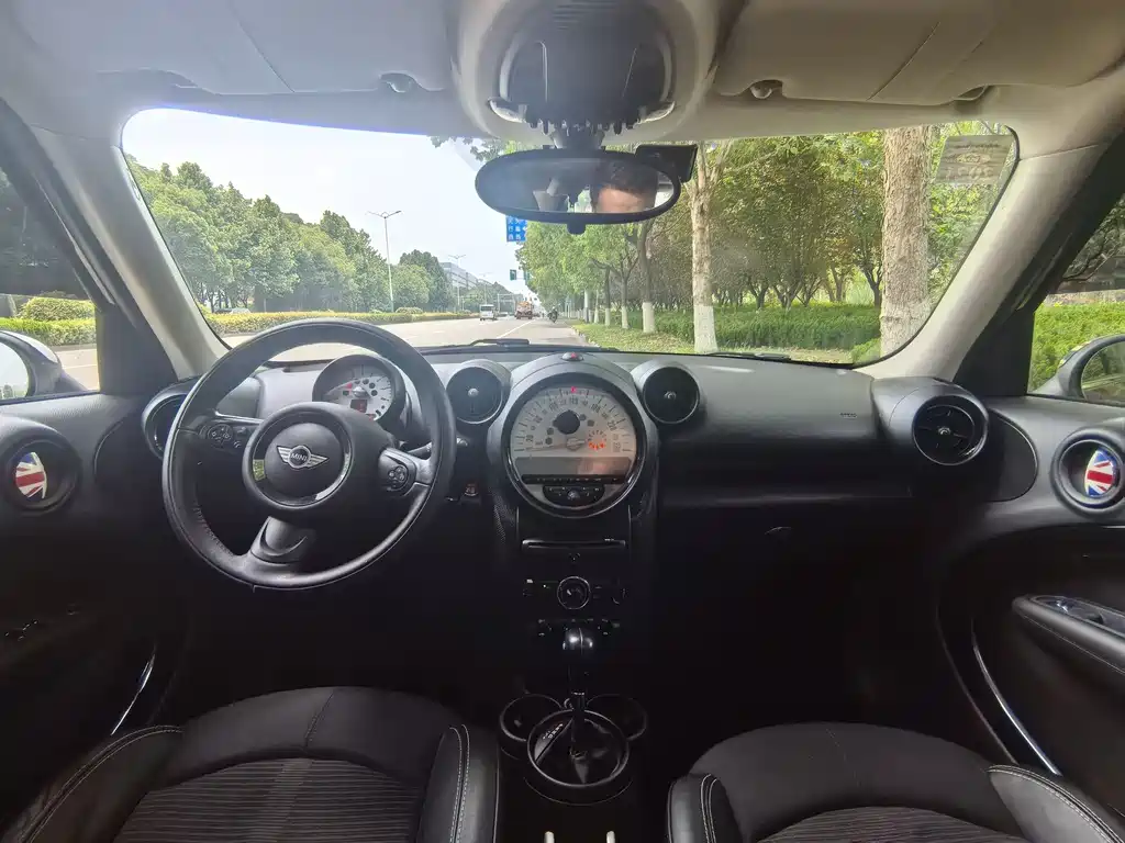 MINI Countryman 2015 — фото 12